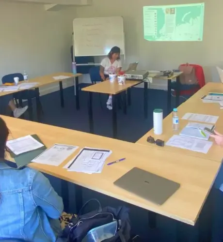 Encontre o Curso de Português para Estrangeiros ideal para si na Fundação Cidade de Lisboa