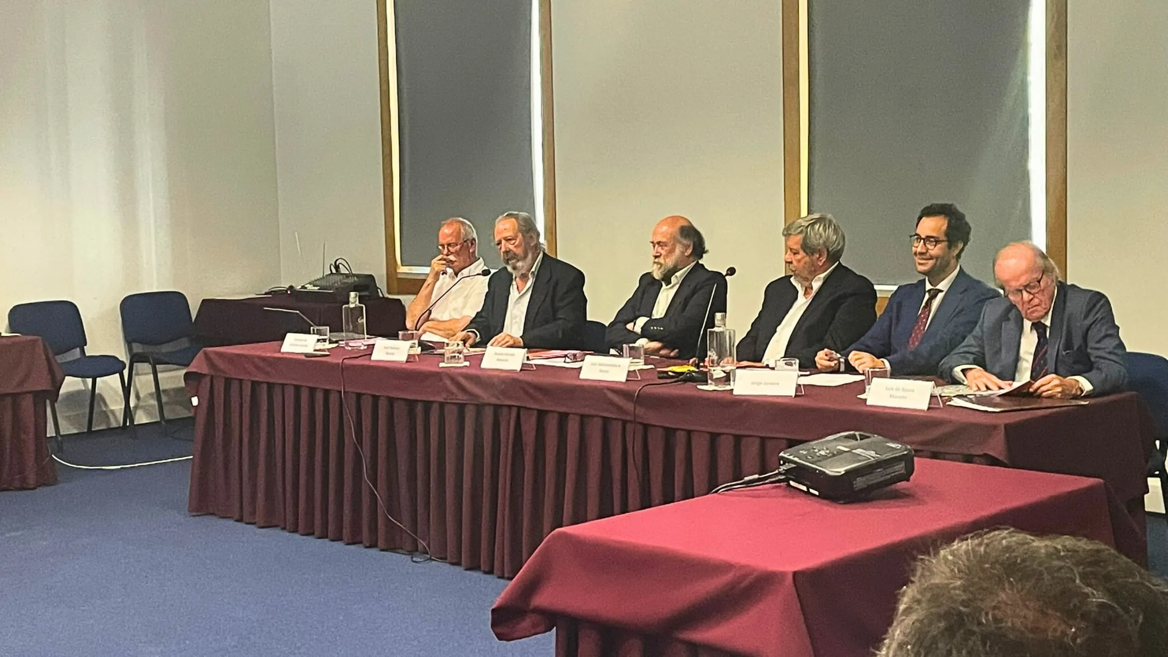 MESA REDONDA - Qual o Futuro dos Arquivos Privados?