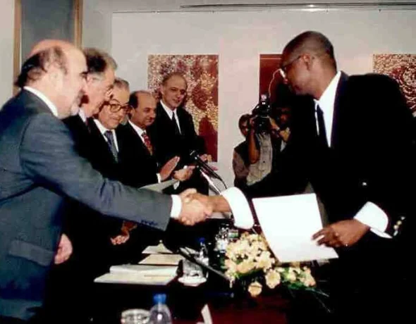 A apoiar jovens estudantes PALOP desde 1990